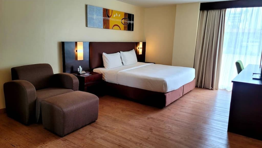 Executive Double Suite full double bed
