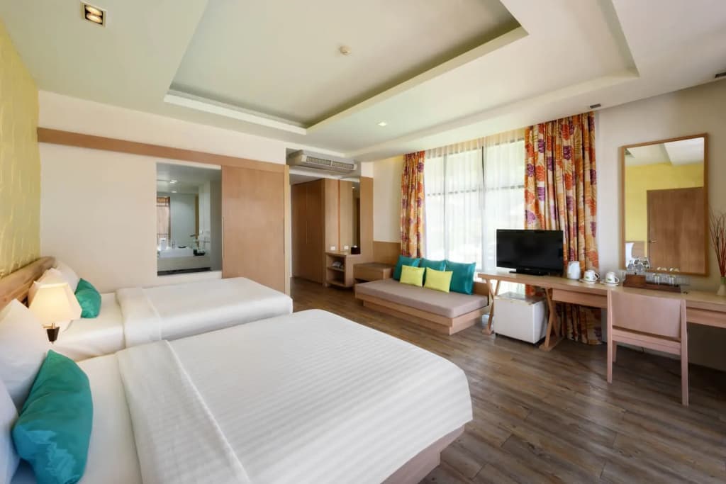Family Triple room with sea view