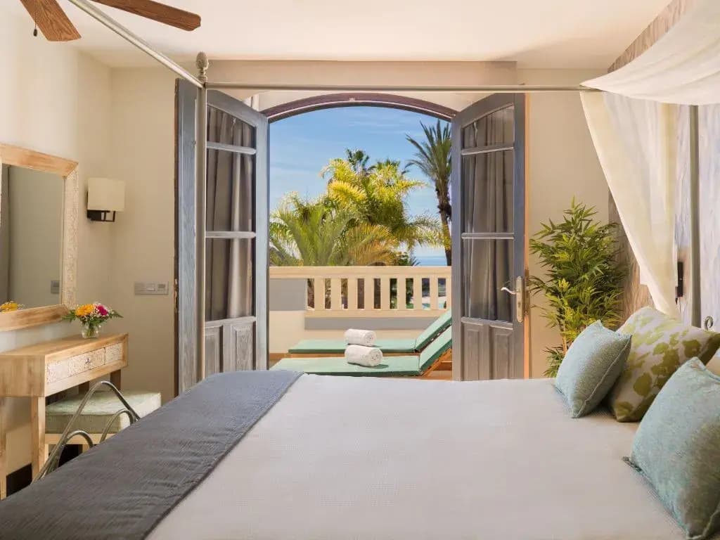 3 Bedrooms Sextuple Apartment Suite