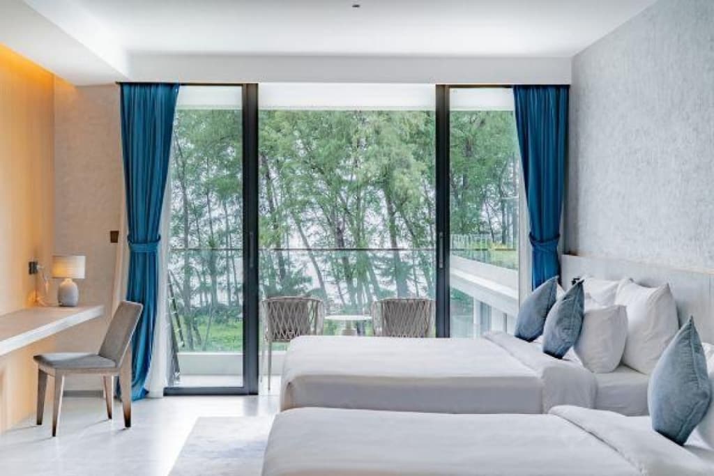 Premier Plus Double room with balcony and with sea view full double bed