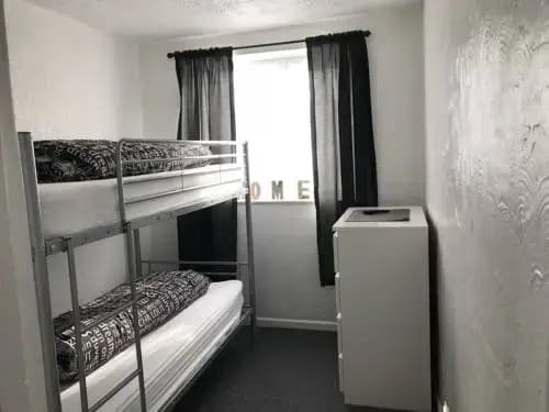 Double Suite full double bed
