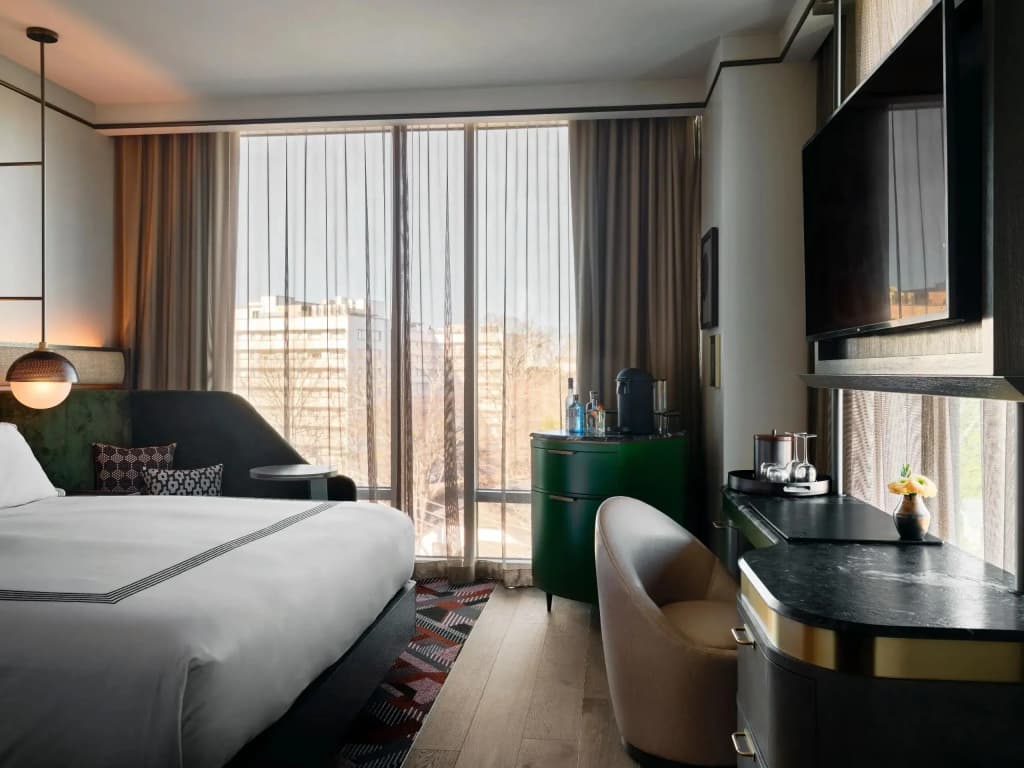 Corner Double room full double bed