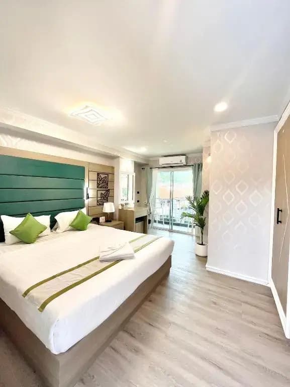 Executive Double Suite full double bed