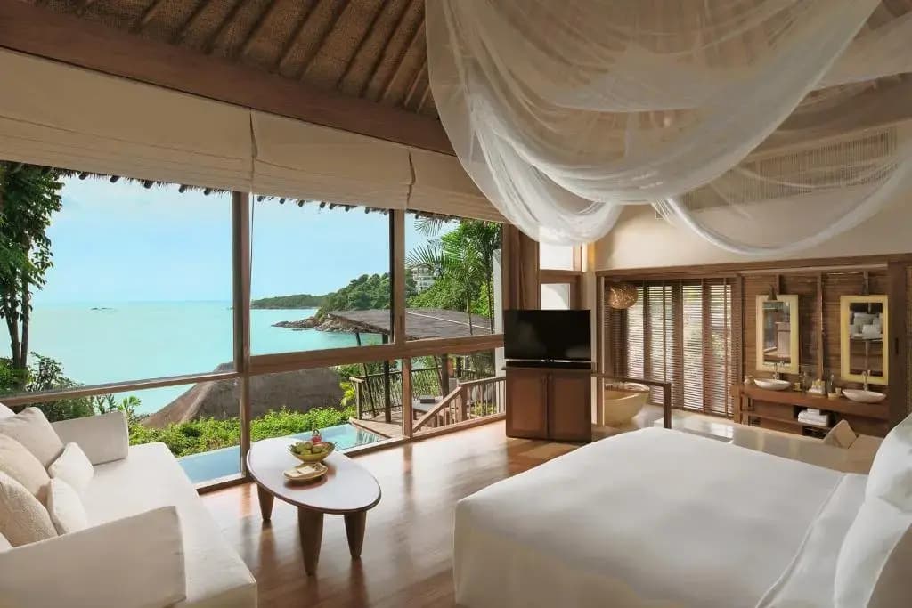 Ocean Front Double Pool Villa Suite full double bed