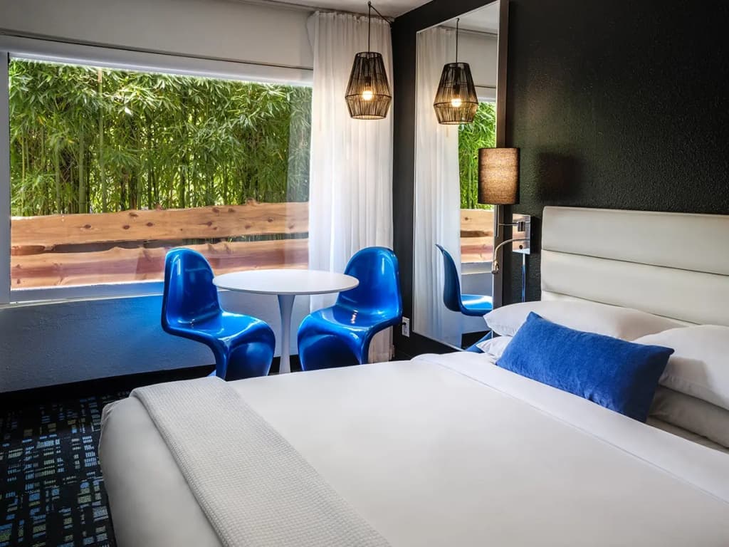 Headliner Double room full double bed