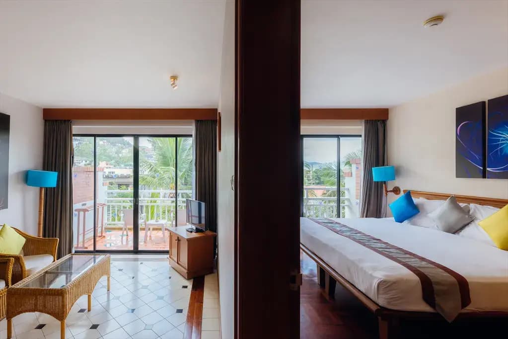 Double Junior Suite with sea view full double bed