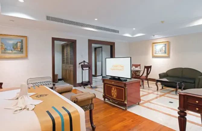 Royal Double Suite full double bed