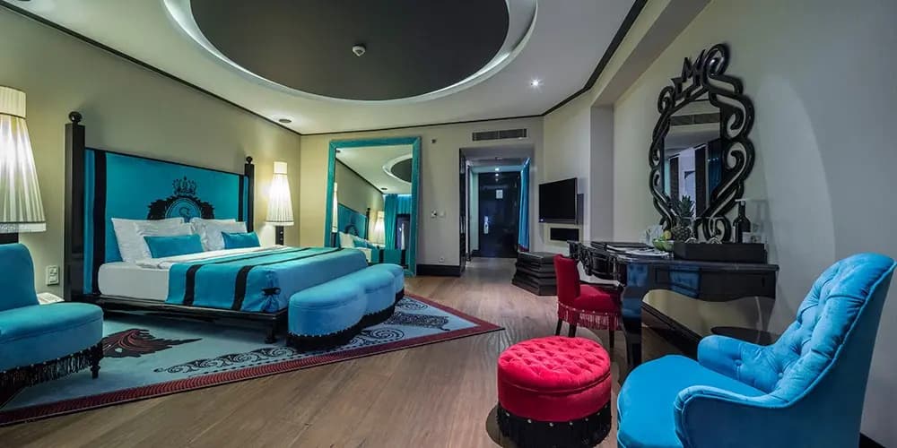 Deluxe Double room with land view full double bed