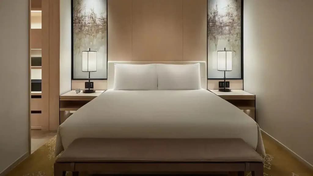 Park Double Suite full double bed