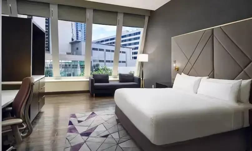 Deluxe Accessible Double Studio full double bed