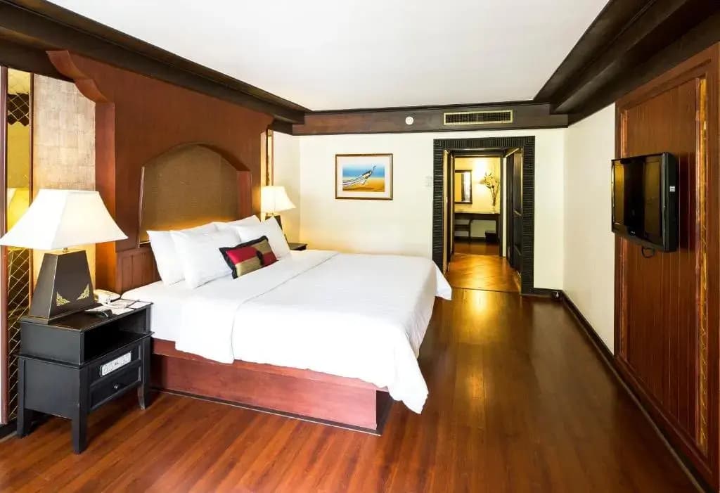 Deluxe Pool Access Double room full double bed