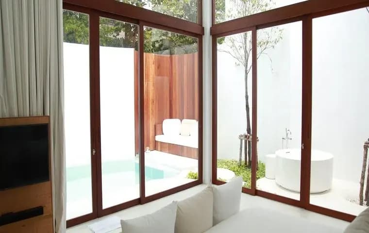 SALA Oceanfront Double Pool Villa full double bed
