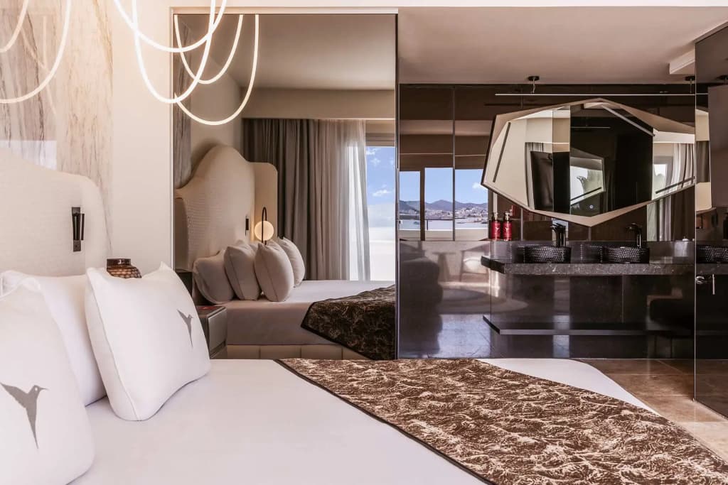Anything Can Happen Double Suite full double bed