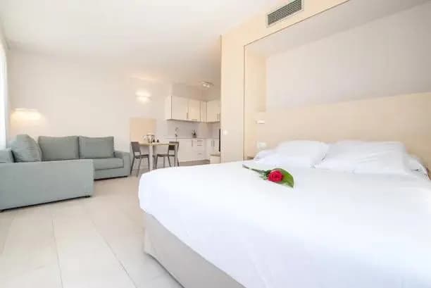 Superior Double Studio with sea view twin beds