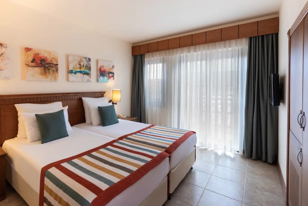 Agora Double room twin beds