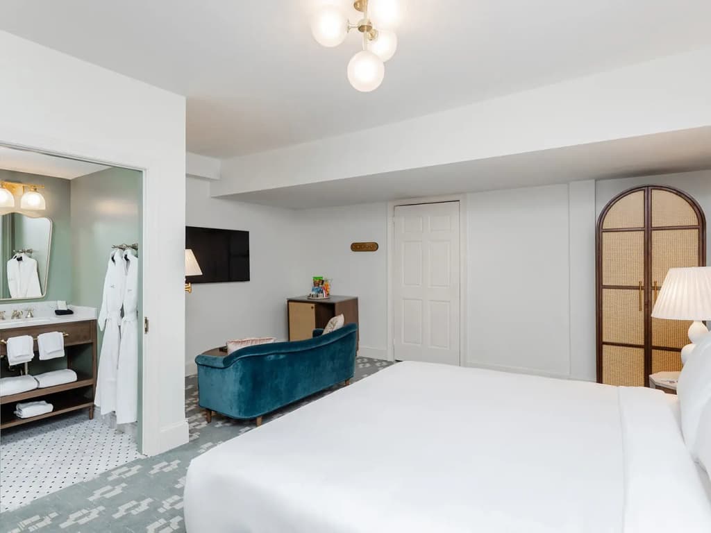 Granada Double Studio full double bed