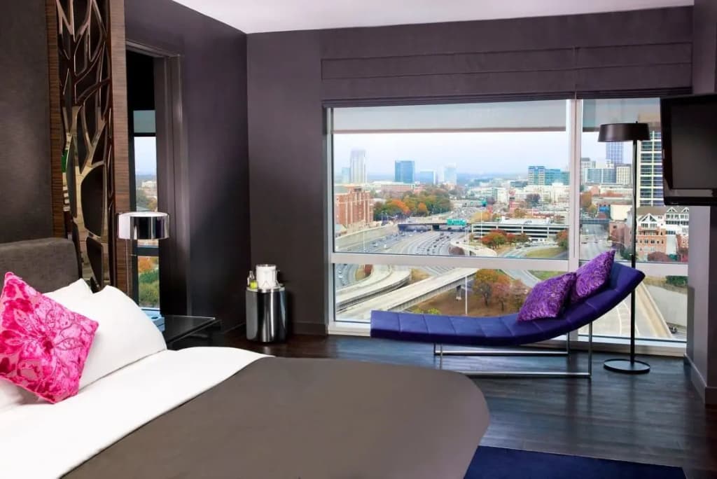 WOW Double Suite full double bed