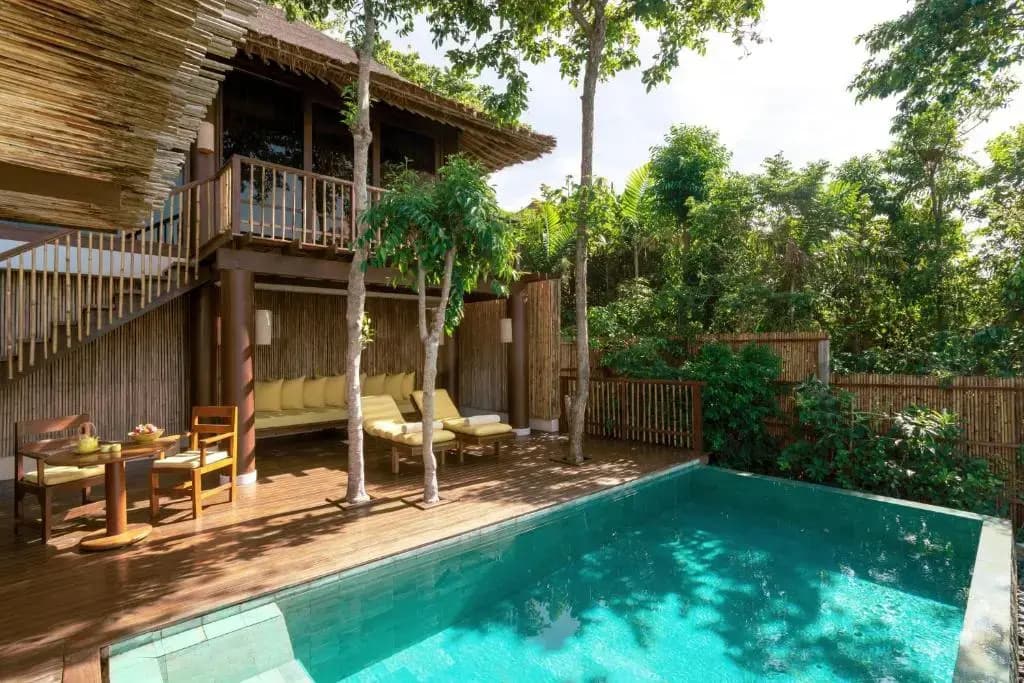 Ocean Front Double Pool Villa full double bed