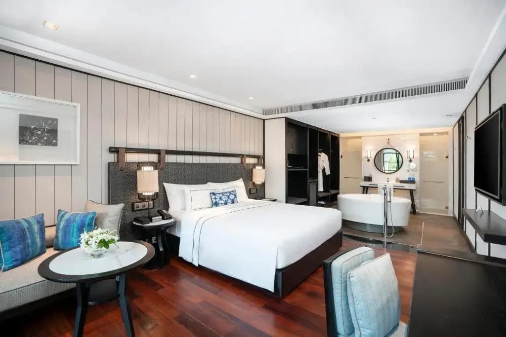 Premium Poolside Double room full double bed