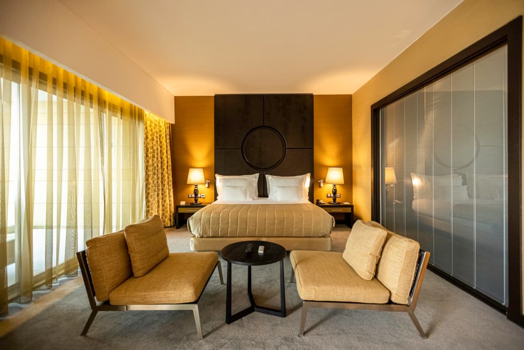 Presidential Double Suite full double bed