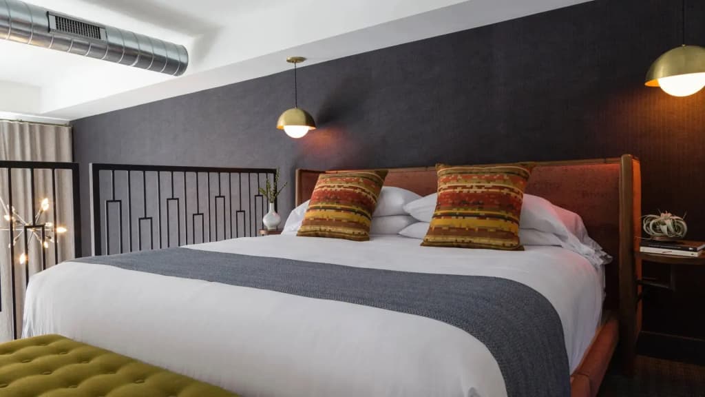 Lark Double Suite full double bed