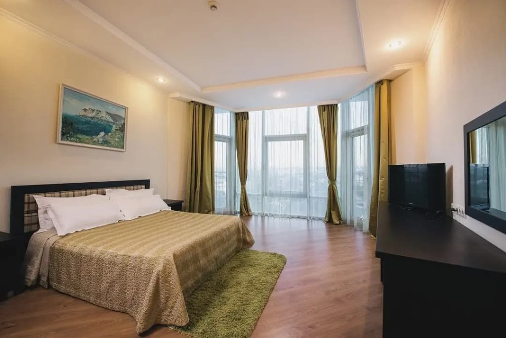 Double Suite with city view full double bed