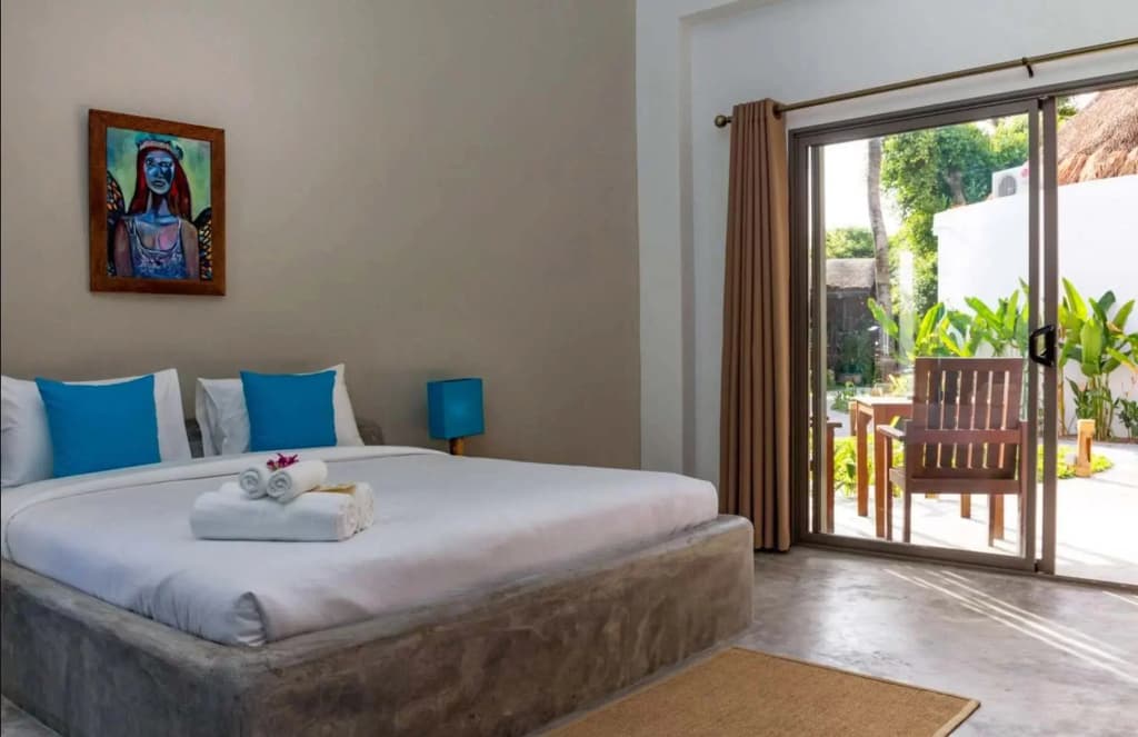 Garden Double Bungalow full double bed
