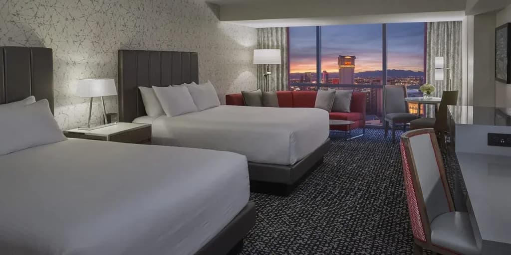 Executive Flamingo Quadruple room