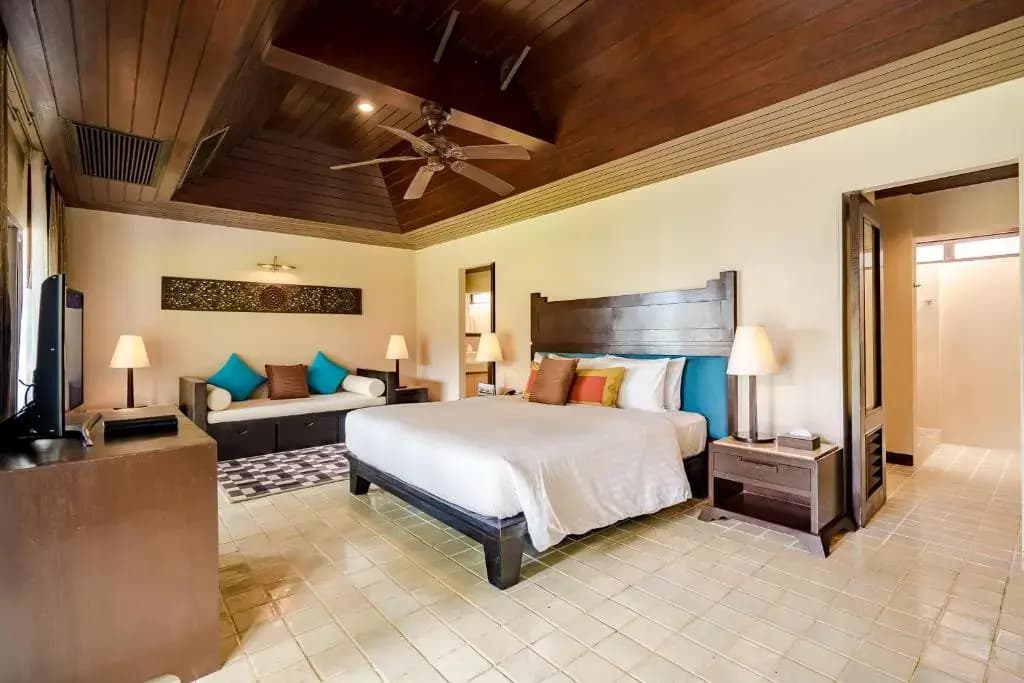 Honeymoon Double Suite full double bed