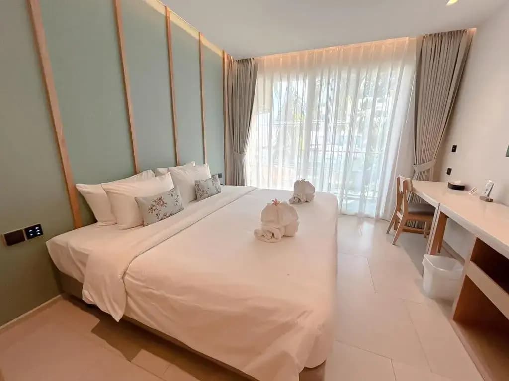 Deluxe Avenue Wing Double room full double bed