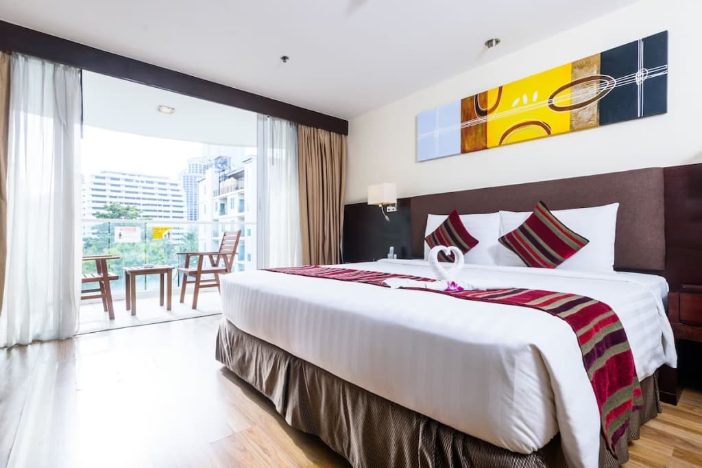 Premier Double Suite with balcony full double bed
