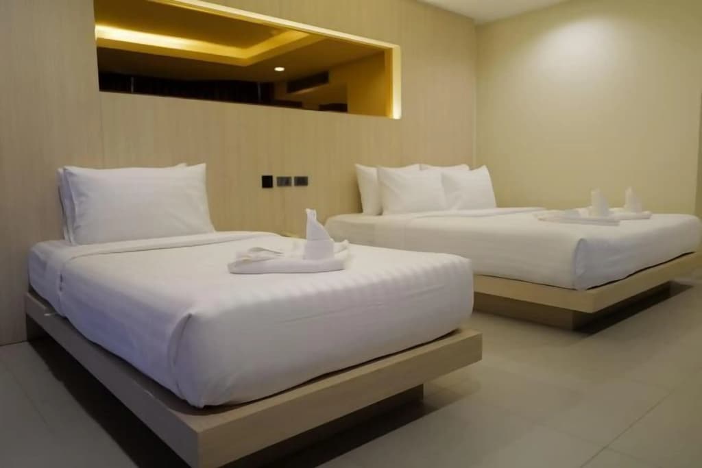 Ocean Deluxe Double room twin beds