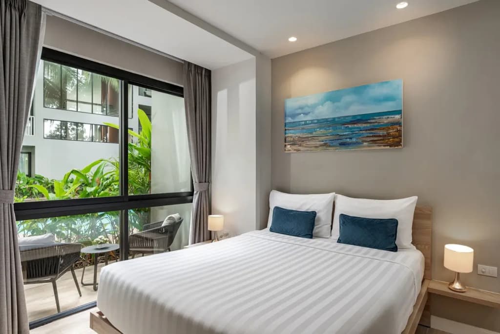 Grand Deluxe Pool Terrace Double Suite full double bed