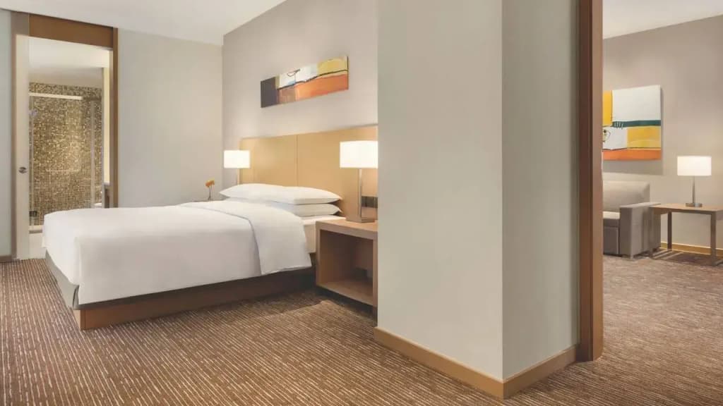 Double Suite full double bed