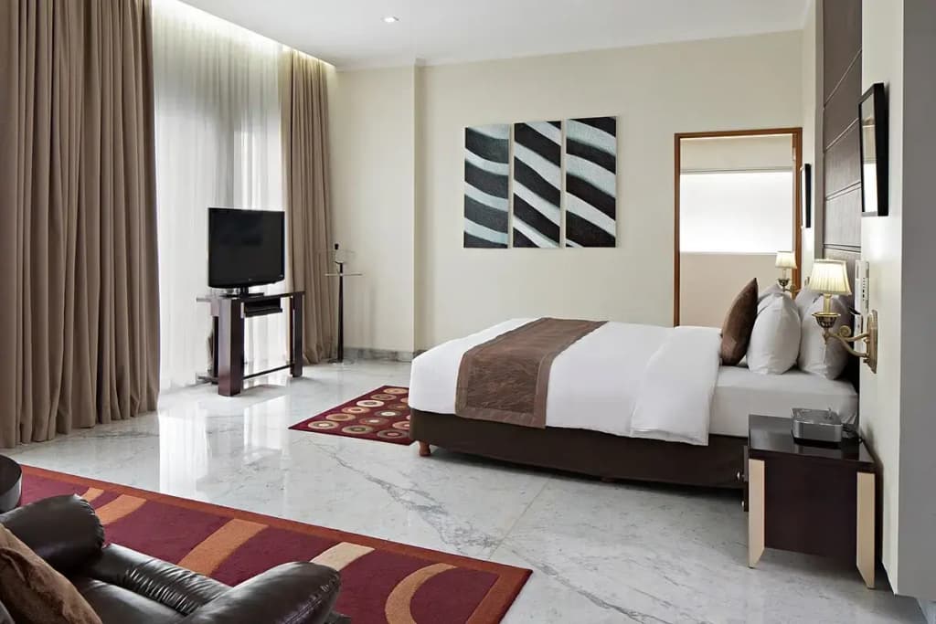 Aryaduta Double Suite full double bed