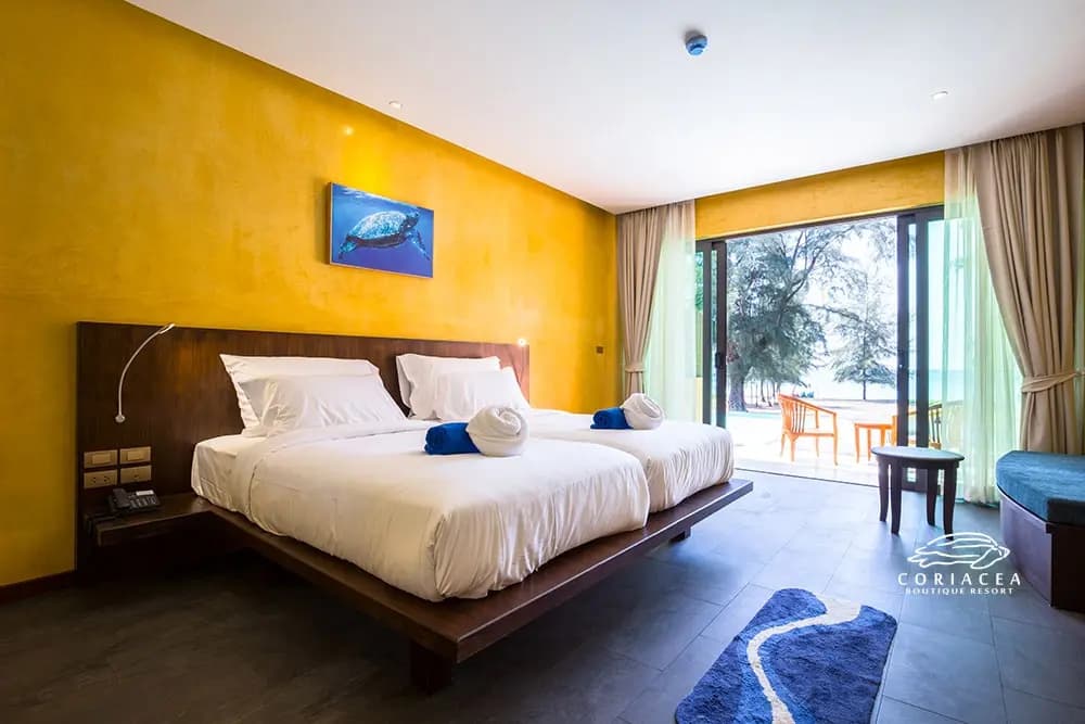 Pool Access Double room beachfront full double bed