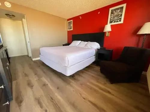 Mobility Accessible Double room full double bed