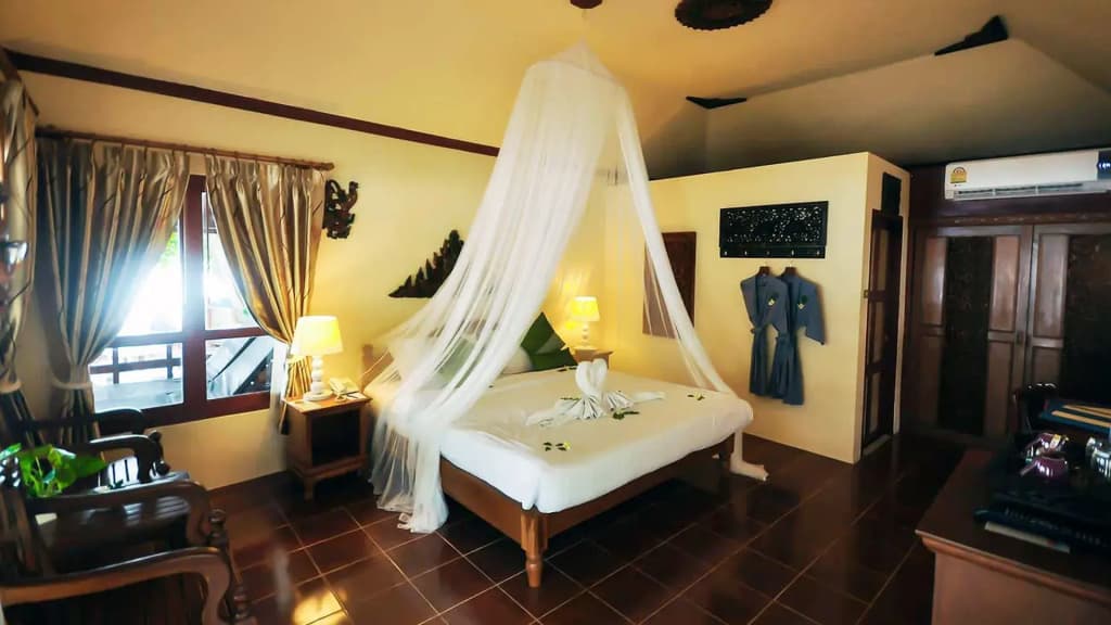 Beachfront Suite Double Villa full double bed