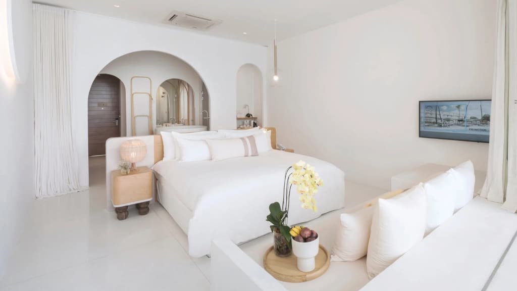 Oceanfront Double Pool Suite with balcony twin beds