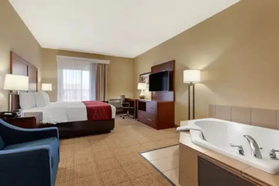 Double Suite with balcony full double bed