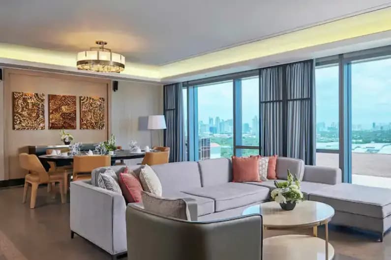 Governor Double Suite full double bed