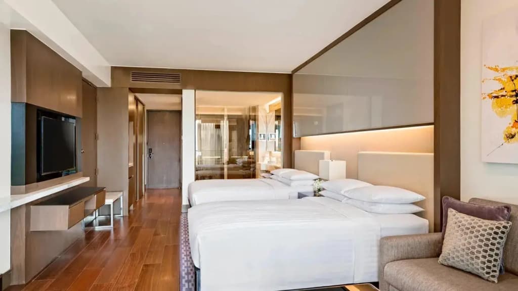 Large Quadruple room