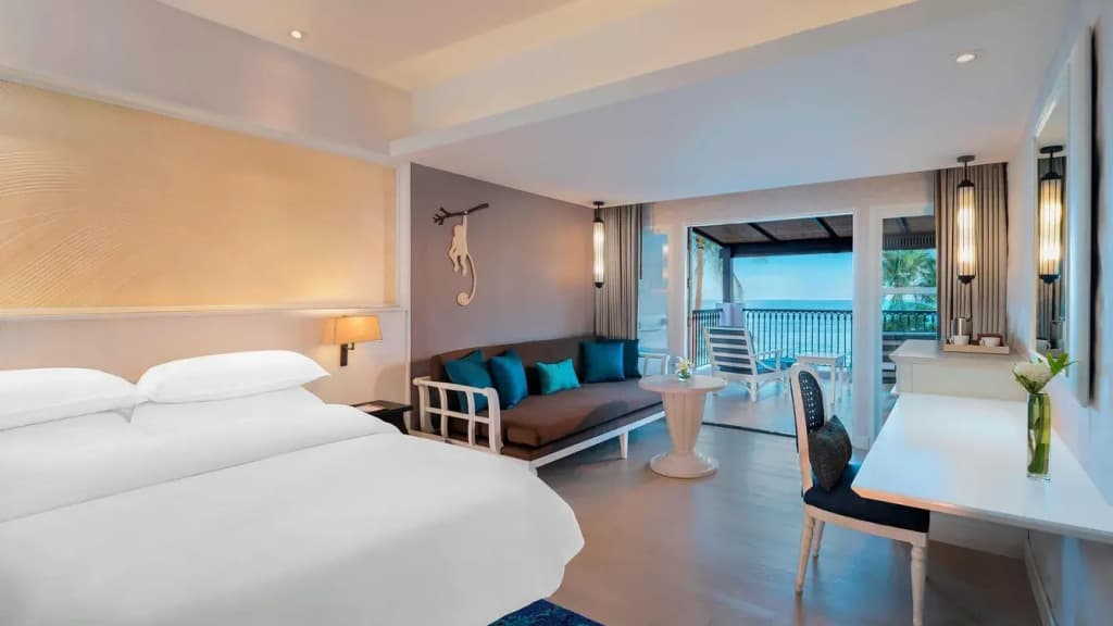 Larger Double room with balcony full double bed