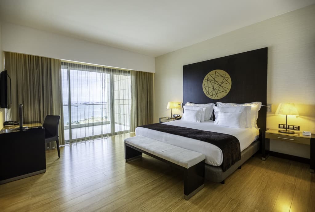 Double Suite full double bed