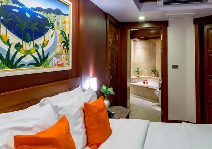 1 Bedroom Double Suite full double bed