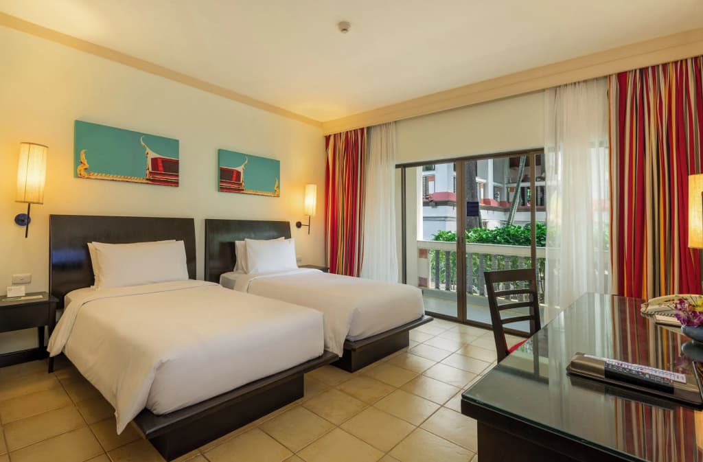 Family Double room with garden view twin beds