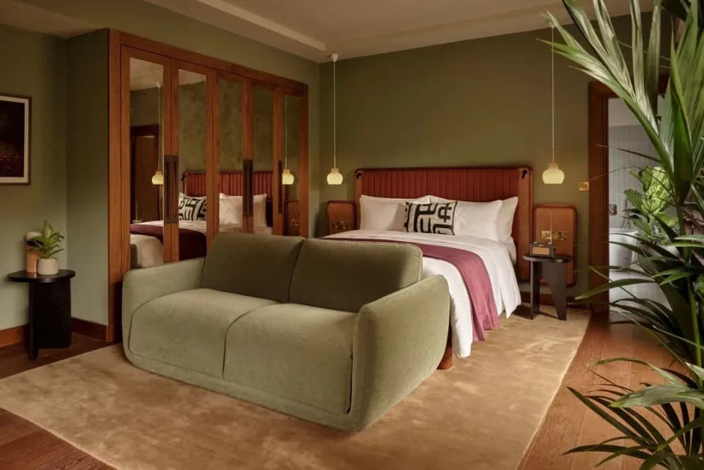 Devonshire Double Sir Suite full double bed