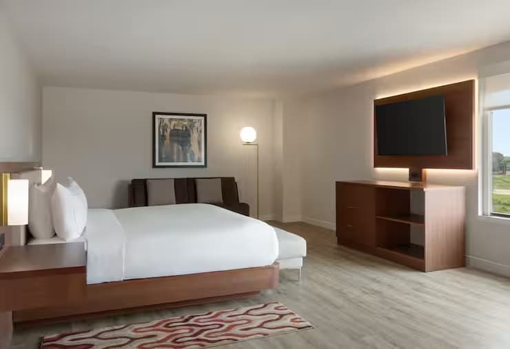 Corner Oversized Double room full double bed