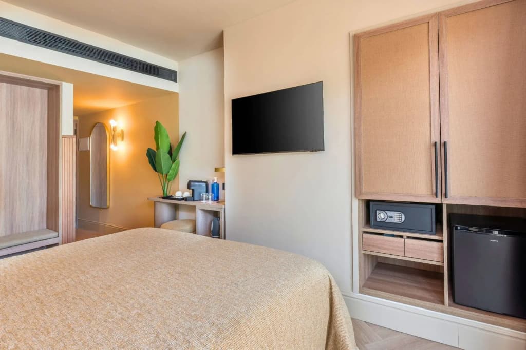 Double room full double bed