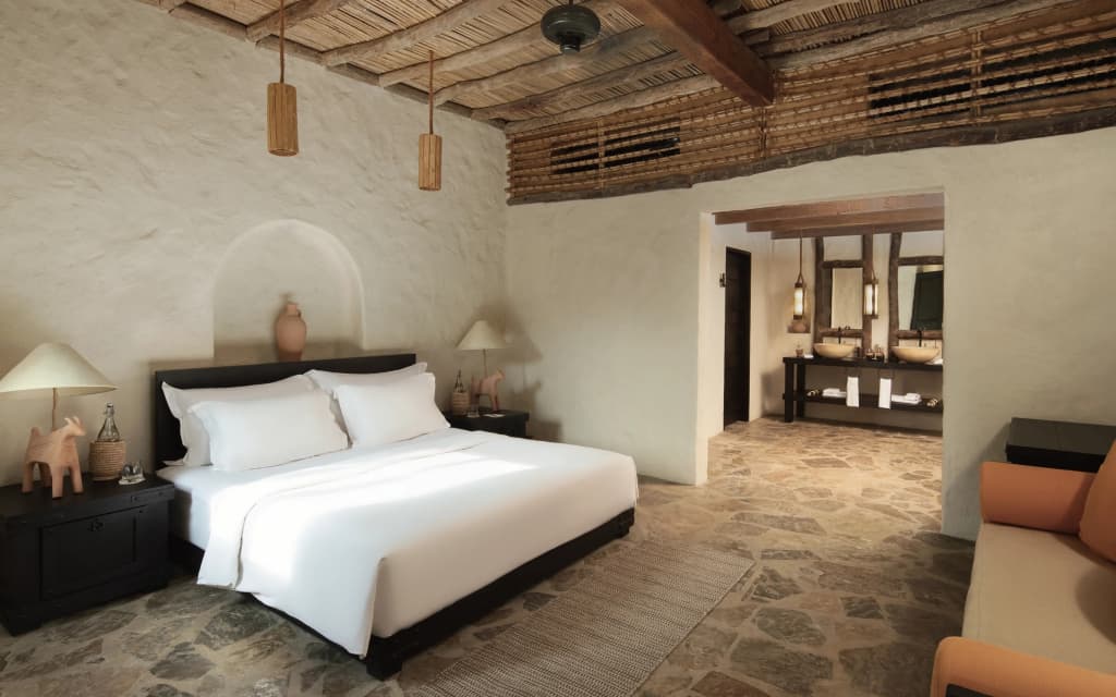 Double Pool Villa full double bed